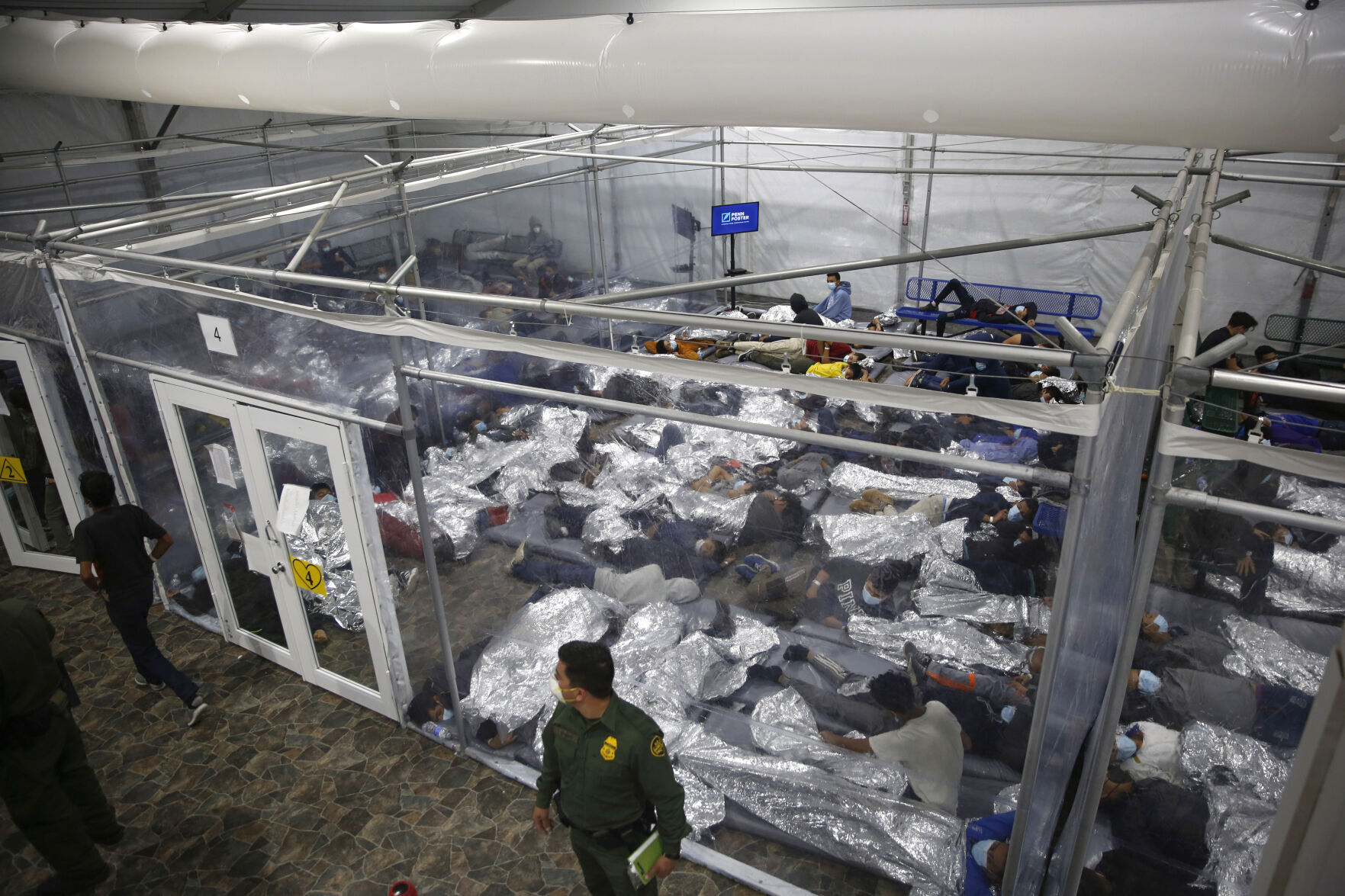 18,890 children traveling alone who tried to cross Mexican border in March